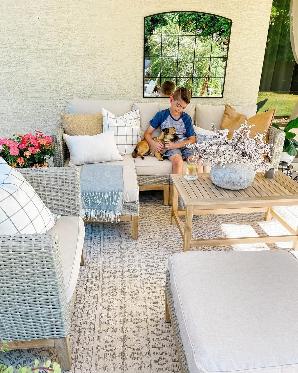 Sophia & William Outdoor Patio Furniture Sets, 5-Piece All-Weather Patio Conversation Set, High Back Wicker Rattan Setional Sofa with Large Single Sofa Chairs, Ottomans & Wooden Coffee Table (Beige)